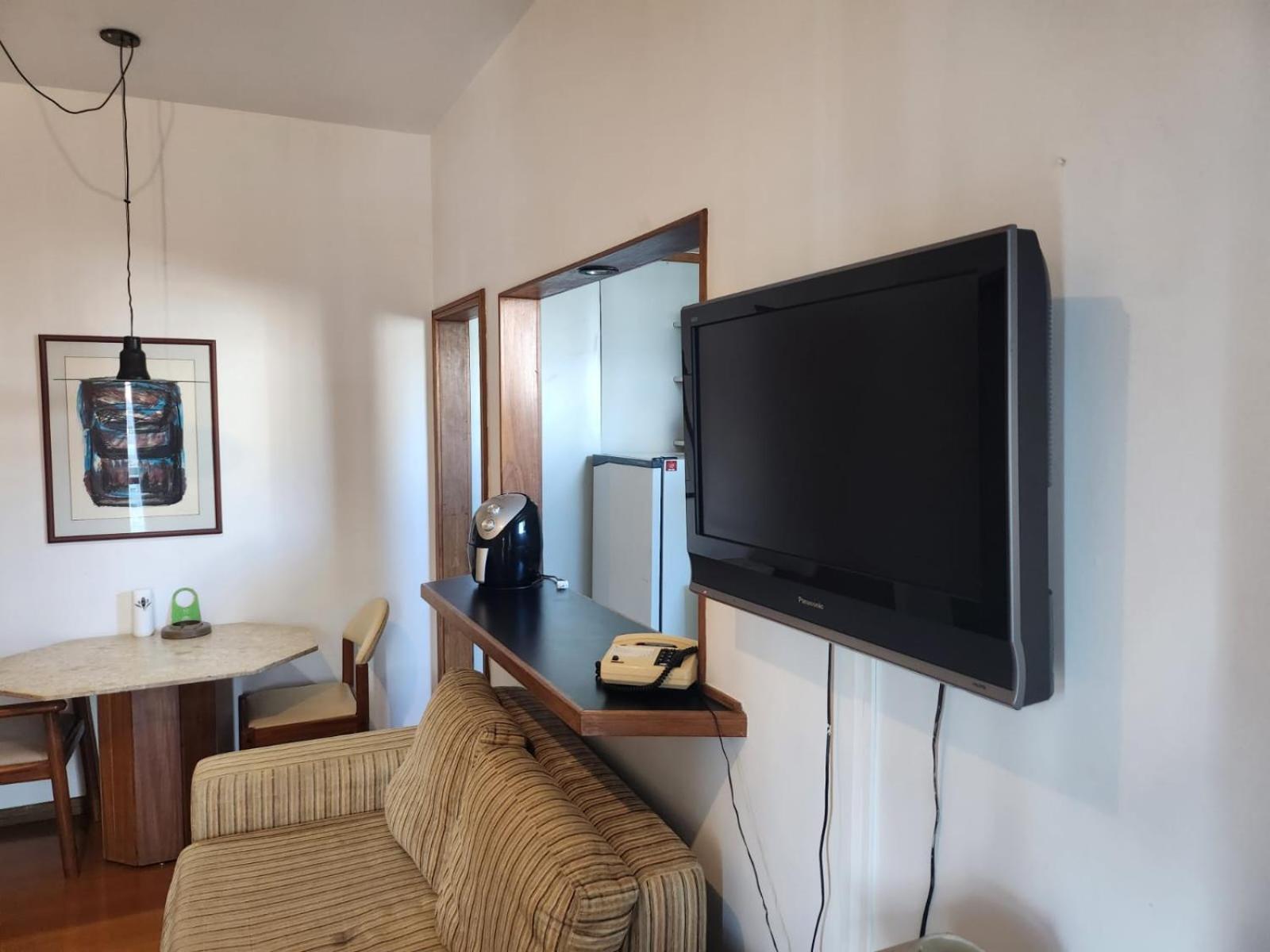 Apart Hotel Champagnat เบโลโอรีซอนชี ภายนอก รูปภาพ