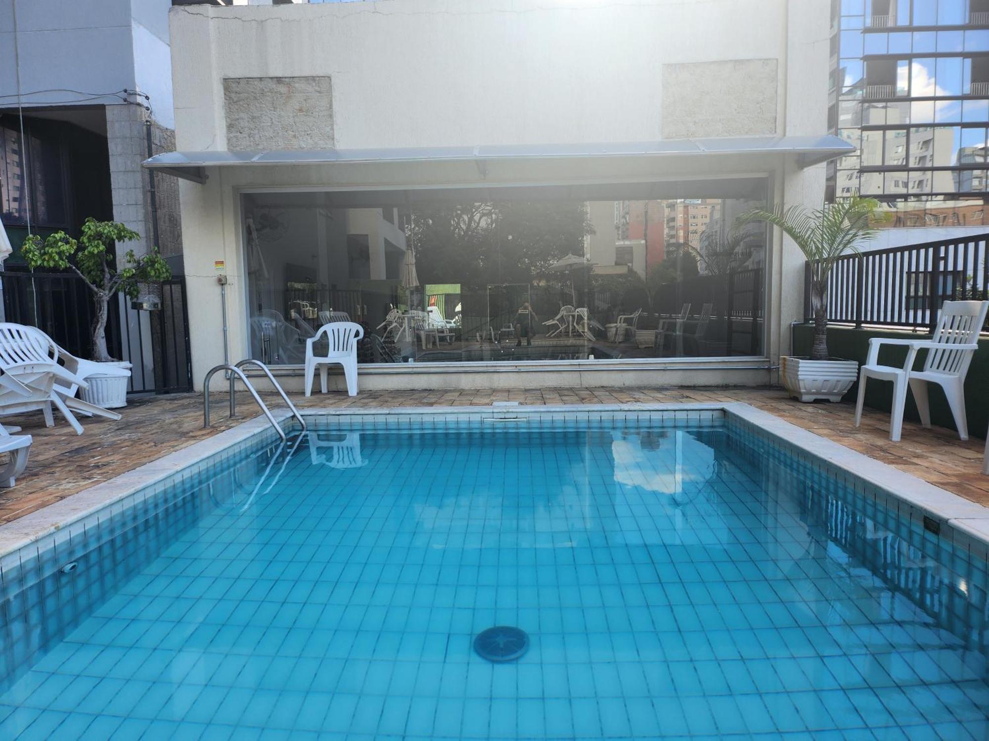 Apart Hotel Champagnat เบโลโอรีซอนชี ภายนอก รูปภาพ